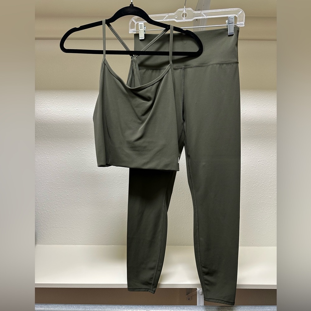 Vuori AllTheFeels™ Tank & Legging Set